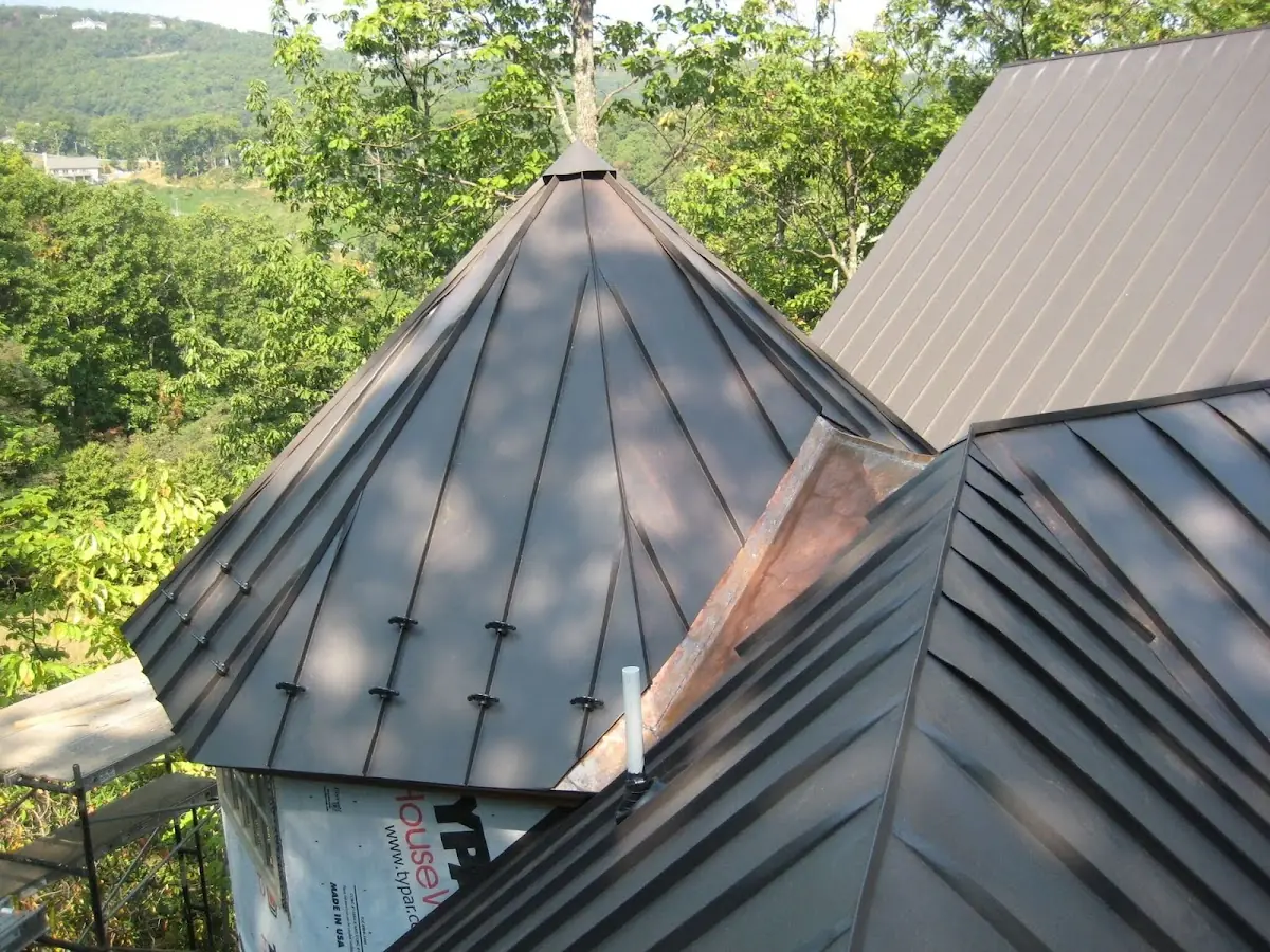 Professional Gutter Cleaning by Craftsman Roofing in Walmort